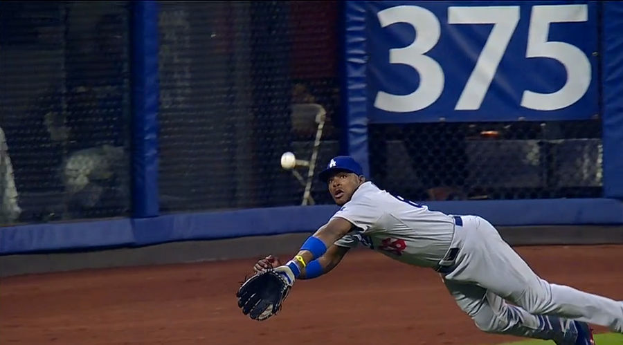 Yasiel Puig Makes A Marvelous Diving Catch; Mets Fans Cheer For Him