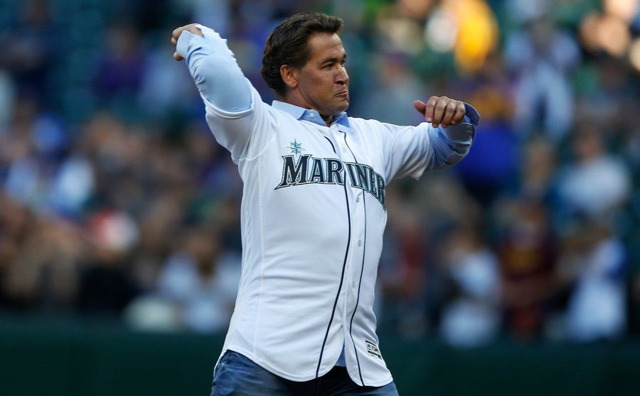Bret Boone Will Slide Into Your DMs To Mock Sexual Harassment