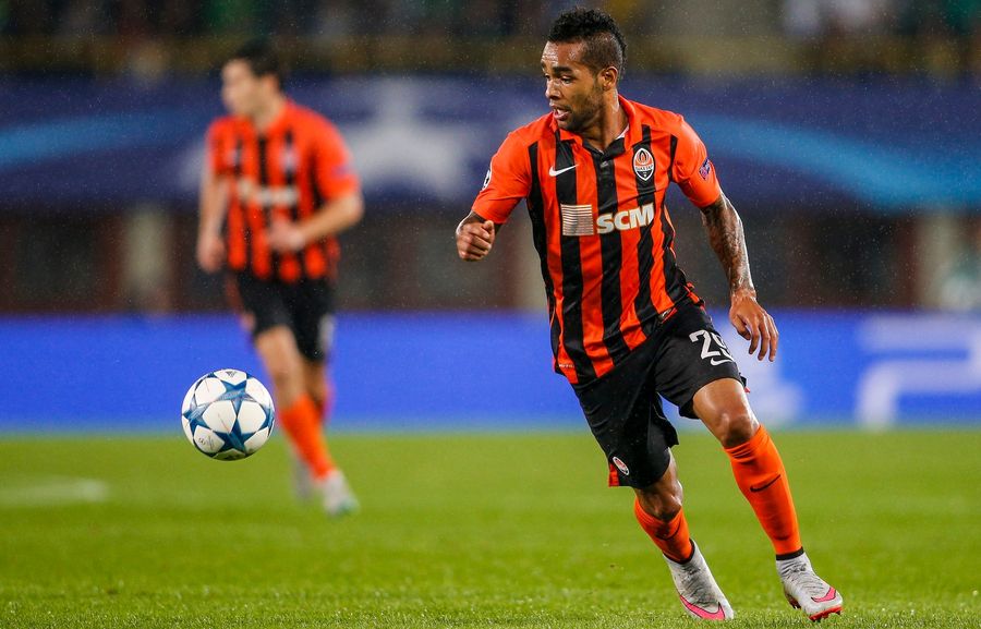Oh My God, A Chinese Club Just Bought Alex Teixeira For €50 Million