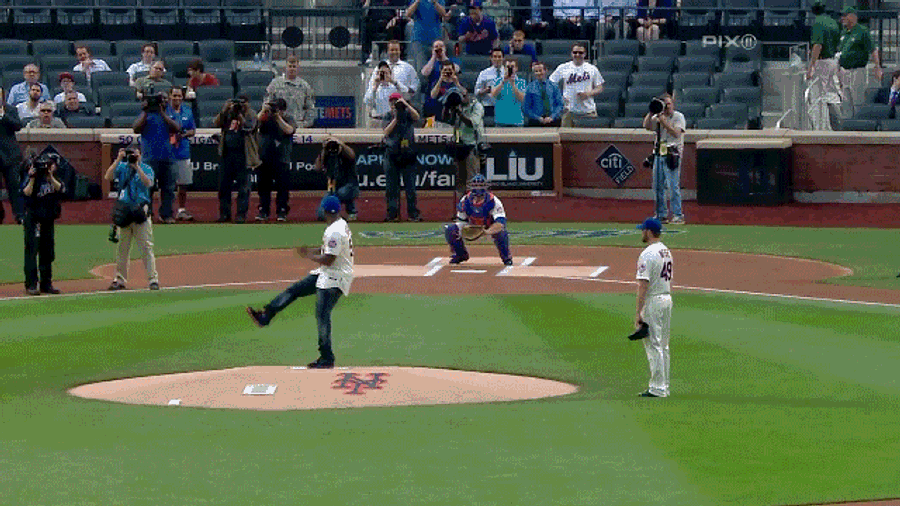 50 Cent Threw A Horrendous First Pitch At Tonight&#39;s Mets Game