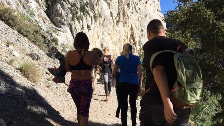 Miesha Tate Encounters 6-Year-Old With Broken Arm, Carries Her Down A Mountain