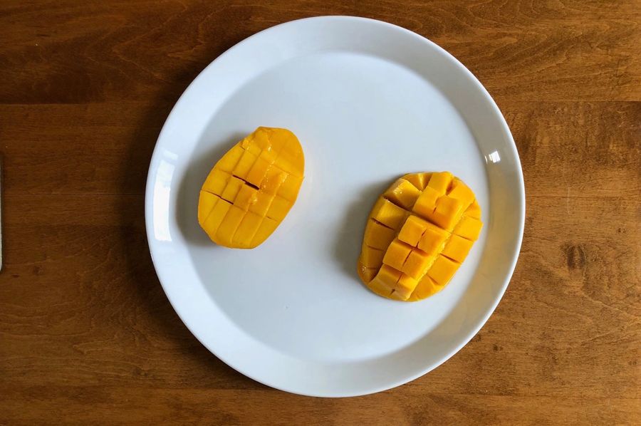 Turn Your Mango Into A Delicious Hedgehog, And Conquer It At Last