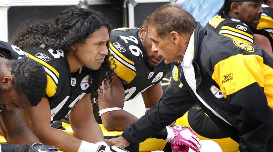 Survey: NFL Players Don't Trust That Team Doctors Have Their Best Interests At Heart