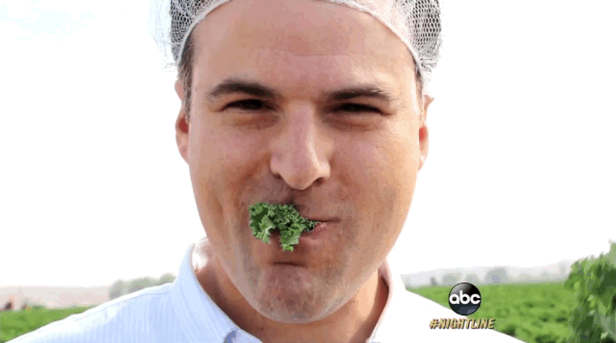 Here&#39;s Darren Rovell Munching On Kale