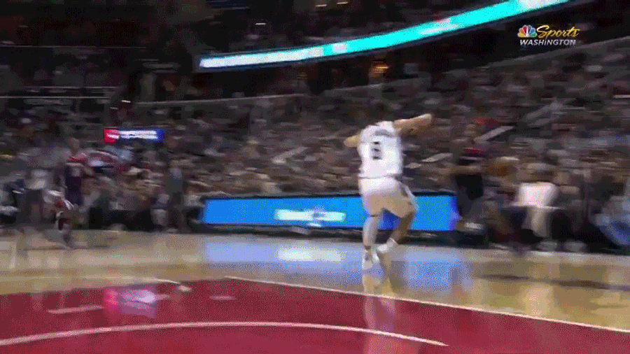 Matthew Dellavedova Ejected After Taking Down Bradley Beal