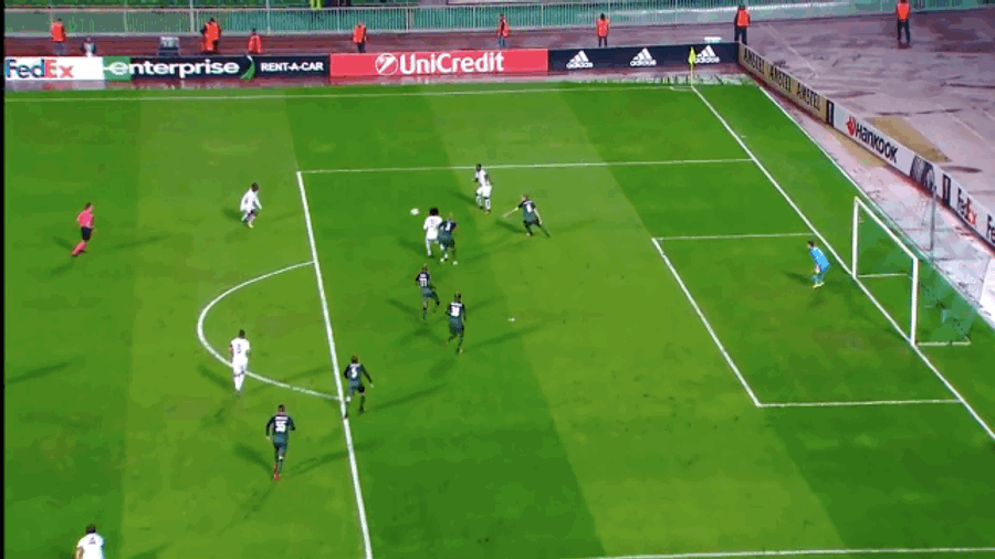 Mario Balotelli Watches His Goal From His Butt<em></em>