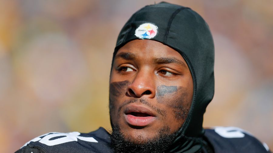 Le'Veon Bell Has Reached The "Sending Fake-Deep Tweets" Stage Of His Holdout