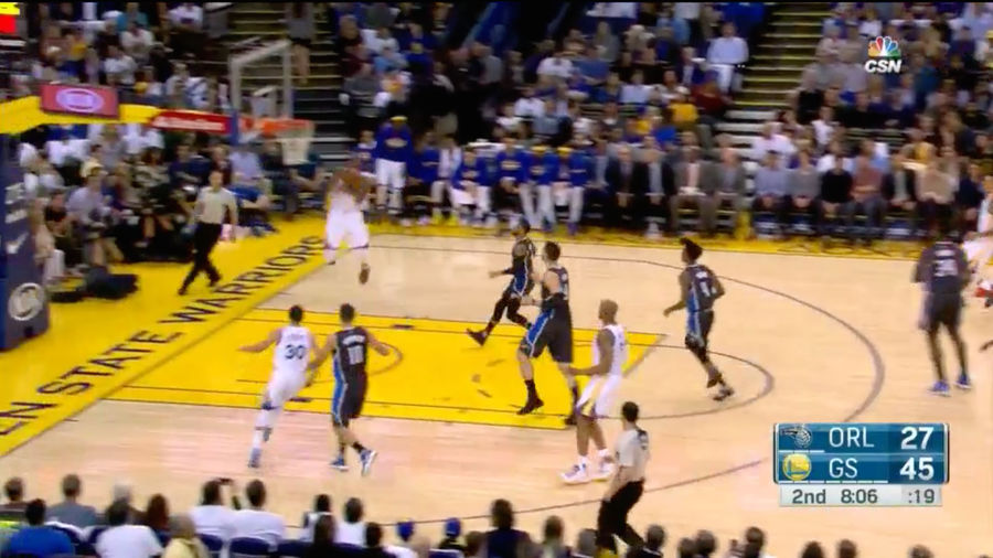 This Half-Court Draymond Green Lob For An Andre Iguodala Dunk Is Gorgeous