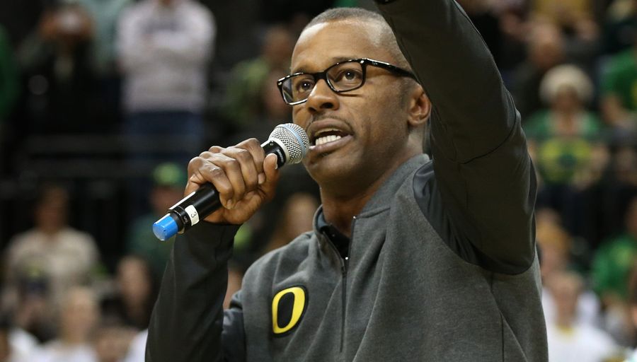 Oregon Coach Willie Taggart Ices Out Beat Reporter For Daring To Report The News
