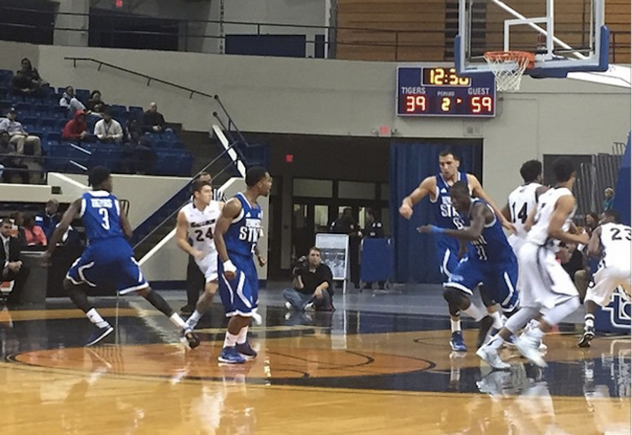 Tennessee State Finishes Game With Only Four Players On The Court