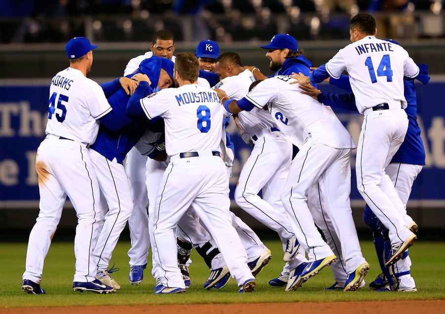 Royals Win On Wild Sprint-Off